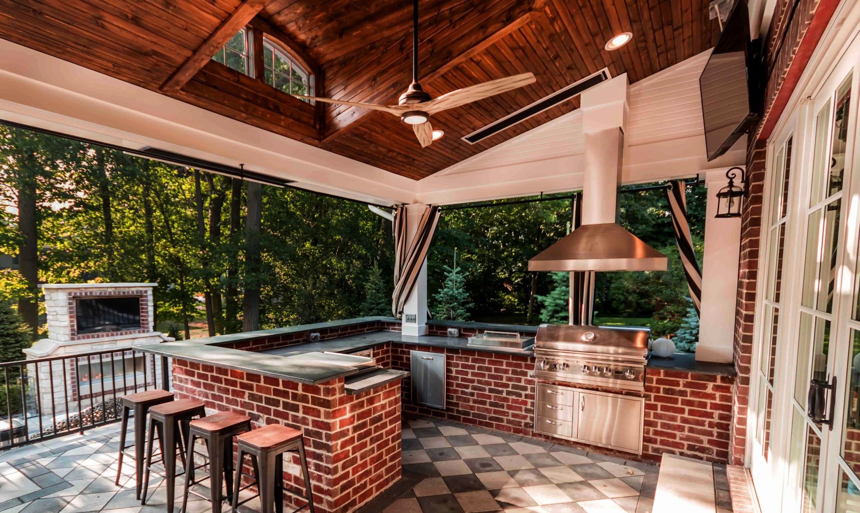 11 Beautiful Outdoor Kitchen Lighting Ideas That Fit Any Budget